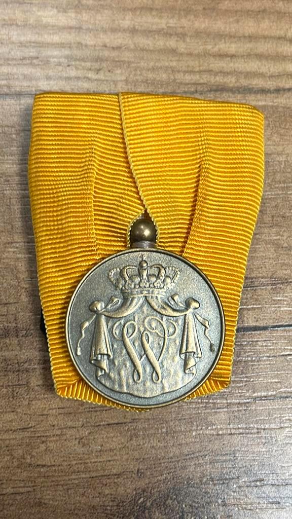Bronzen trouwe dienst medaille Koning Willem Alexander, Verzamelen, Militaria | Algemeen, Landmacht, Lintje, Medaille of Wings