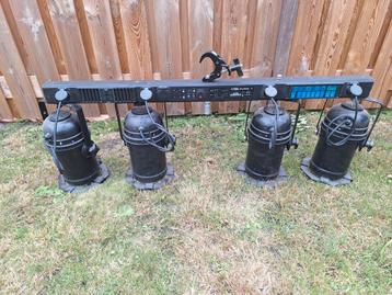 Showtec ShowBar 4 met 4 stuks par beschikbaar voor biedingen