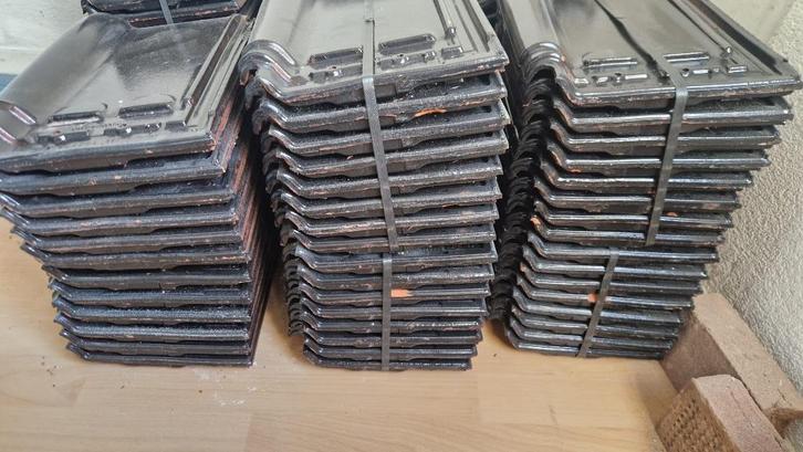 dakpannen, Doe-het-zelf en Verbouw, Dakpannen en Dakbedekking, Nieuw, Dakpannen, Steen of Klei, Zwart, Minder dan 5 m², Ophalen