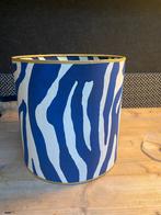 Lampenkap Thibaut behang Zebra blauw wit, Huis en Inrichting, Lampen | Lampenkappen, Nieuw, Rond, Ophalen of Verzenden, Wit