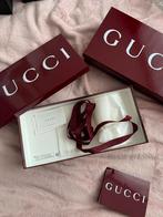 Gucci verpakking, Kleding | Dames, Ophalen, Zo goed als nieuw, Rood, Overige typen