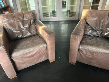 Gratis af te halen: 2 leren fauteuils beschikbaar voor biedingen