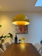 gele flowerpot metalen hanglamp, nieuw in doos, Huis en Inrichting, Lampen | Hanglampen, Ophalen of Verzenden, Nieuw, Minder dan 50 cm