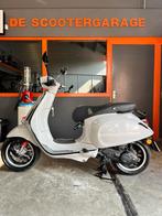 Vespa Sprint Primavera BROM 45km 2018 iget Krijt Grijs, Ophalen, Vespa, Gebruikt, Overige modellen