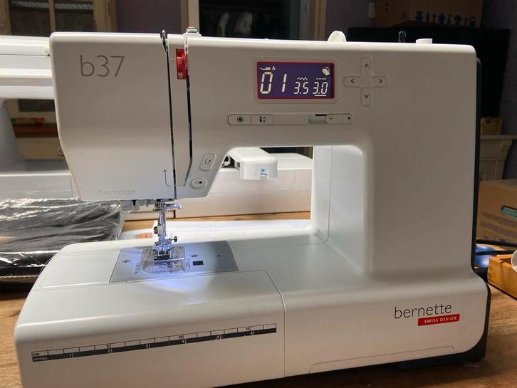 Bernette B37 Naaimachine - Zeer Goede Staat!, Hobby en Vrije tijd, Naaimachines en Toebehoren, Zo goed als nieuw, Naaimachine