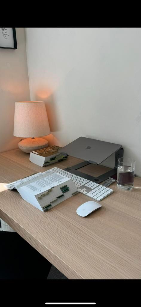 IKEA MALM Bureau 151x65 cm, Huis en Inrichting, Bureaus, Zo goed als nieuw, Ophalen