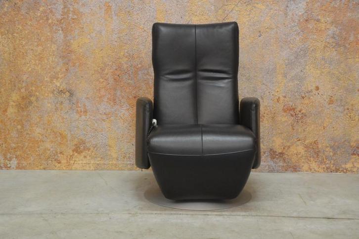 ZGANieuw zwarte leren Leolux Kepler relaxfauteuil electrisch, Huis en Inrichting, Fauteuils, Zo goed als nieuw, Leer, Metaal, 75 tot 100 cm