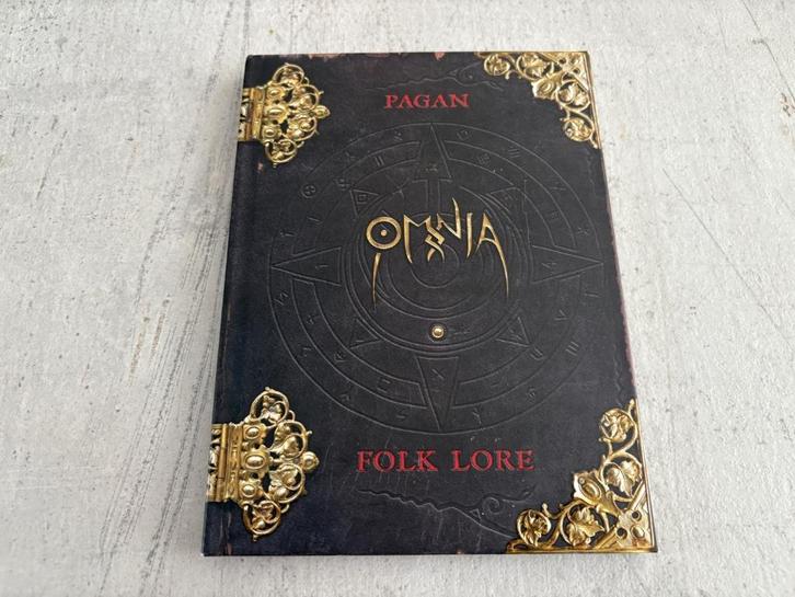 Omnia - Pagan Folk Lore DVD, Cd's en Dvd's, Dvd's | Muziek en Concerten, Zo goed als nieuw, Muziek en Concerten, Alle leeftijden