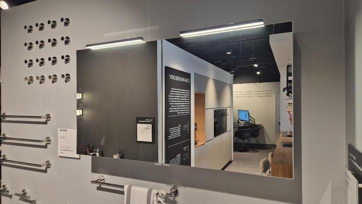 Kvik - Spiegelkast met boven verlichting - 60% korting, Huis en Inrichting, Woonaccessoires | Spiegels, Nieuw, 100 tot 125 cm