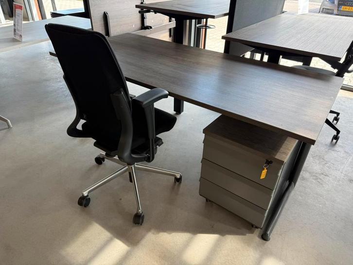 Ahrend bureau set, bureaustoel, ladeblok, instelbaar bureau, Huis en Inrichting, Bureaus, Gebruikt, Bureau, In hoogte verstelbaar