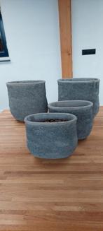 Bloempotten 4 stuks van Mica gekocht bij intratuin, Tuin en Terras, Bloempotten, Ophalen, Steen, Tuin, Zo goed als nieuw
