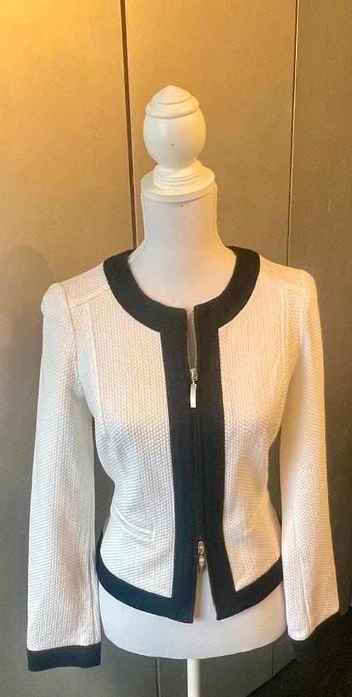 Caroline Biss: Charmant Jasje., Kleding | Dames, Jasjes, Kostuums en Pakken, Zo goed als nieuw, Jasje, Maat 36 (S), Wit, Verzenden