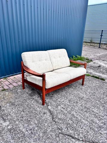 Vintage bank teak tweezits beschikbaar voor biedingen