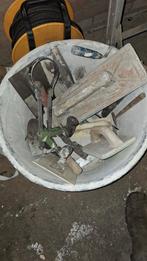 Kuip vol stuc/metselgereedschap, Ophalen, Gebruikt, IJzer