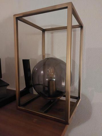 3x Gouden Tafellamp met Rookglas Bol beschikbaar voor biedingen