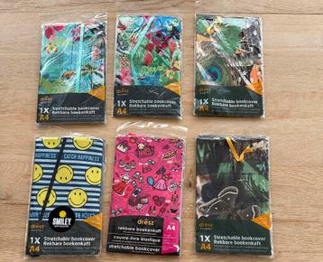 Rekbare boekenkaften beschikbaar voor biedingen