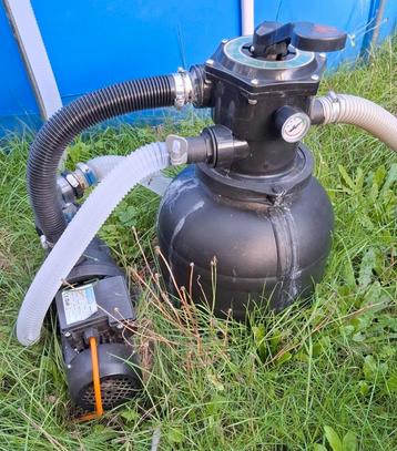 Zandfilterpomp met nieuw zand beschikbaar voor biedingen