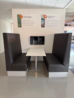 2 Banken met (horeca) tafel, Ophalen, Zo goed als nieuw, Hout