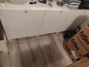 Witte Opbergkast met Deuren