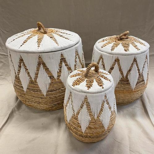 Te koop: Prachtige serie zeegras manden, Huis en Inrichting, Woonaccessoires | Schalen en Manden, Nieuw, Rond, Ophalen of Verzenden