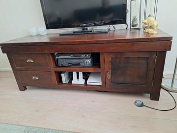 Mooi koloniaal tv meubel beschikbaar voor biedingen