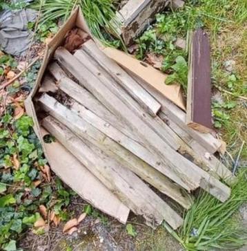 Gratis hout haardhout haard hout  beschikbaar voor biedingen