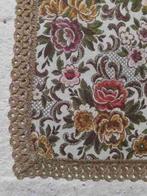 Set van 2 retro vintage tafelkleedjes goud bloem, Gebruikt, Etten-Leur, DJT@dejuistetoon.eu, Ophalen of Verzenden