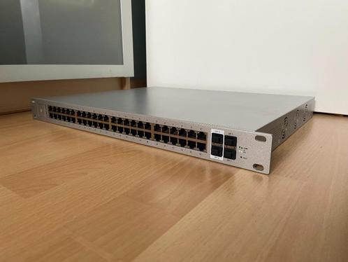 Ubiquiti UniFi US-48-500W (PoE+), Computers en Software, Netwerk switches, Zo goed als nieuw, Ophalen