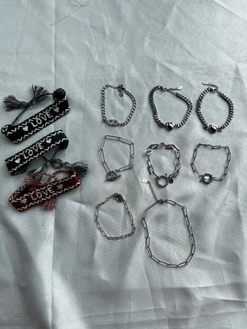 Armbanden Zilver beschikbaar voor biedingen
