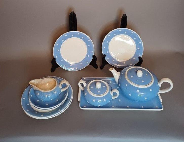 Pastel blauw witte stippen servies Doris Villeroy en Boch, Antiek en Kunst, Antiek | Servies los, Ophalen of Verzenden