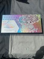 Prismatic evolutions super premium collection, Hobby en Vrije tijd, Verzamelkaartspellen | Pokémon, Ophalen, Zo goed als nieuw