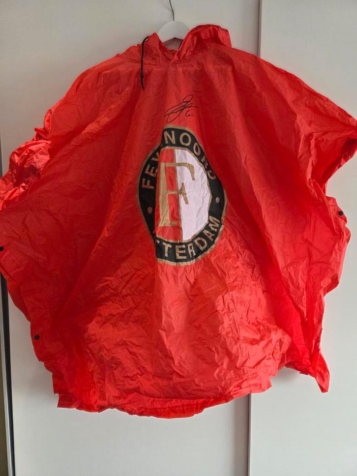 Feyenoord regenponcho met handtekening, Sport en Fitness, Voetbal, Zo goed als nieuw, Clubaccessoires, Ophalen of Verzenden