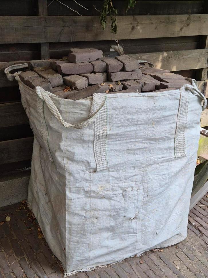 Circa 6,5 m2 straatklinkers in Big Bag, Doe-het-zelf en Verbouw, Metselstenen, Gebruikt, Bakstenen, Ophalen