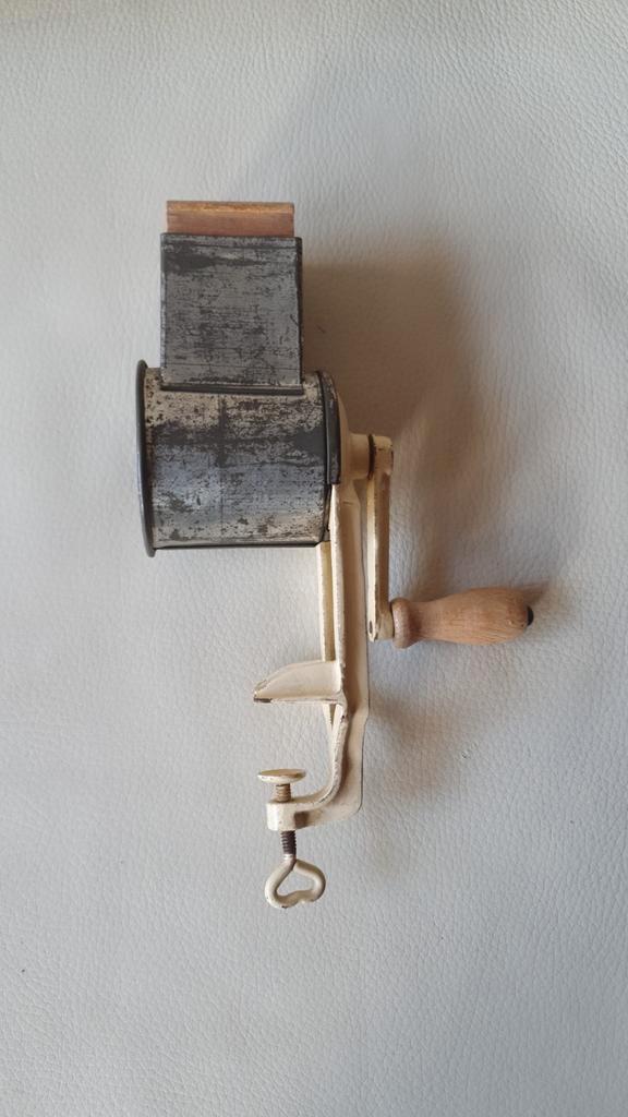 Vintage Kaasrasp / Keukenrasp, Antiek en Kunst, Antiek | Keukenbenodigdheden, Ophalen of Verzenden