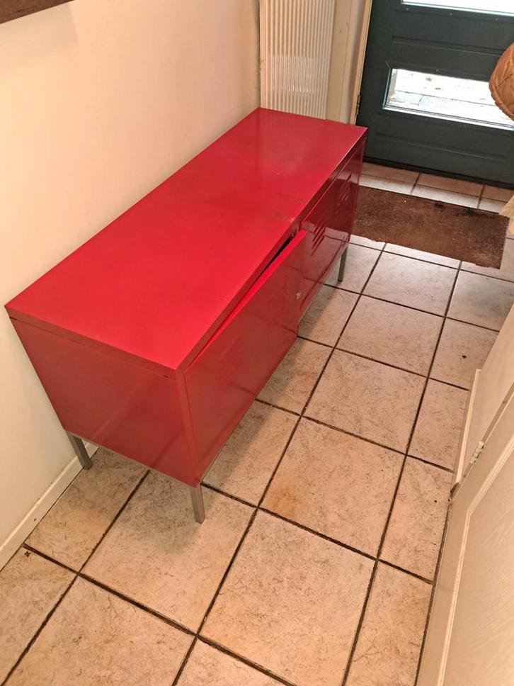 Rode metalen kast met 2 deuren - 118x41x63 cm, Huis en Inrichting, Kasten | Dressoirs, Gebruikt, 100 tot 150 cm, 25 tot 50 cm