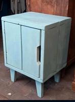 Steigerhouten kastje met deurtjes, Huis en Inrichting, Kasten | Dressoirs, Ophalen, Minder dan 50 cm, Gebruikt, Vintage