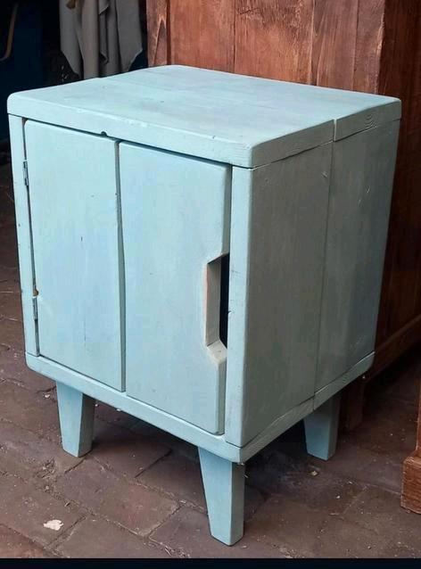 Steigerhouten kastje met deurtjes, Huis en Inrichting, Kasten | Dressoirs, Gebruikt, Minder dan 50 cm, Minder dan 25 cm, Met deur(en)