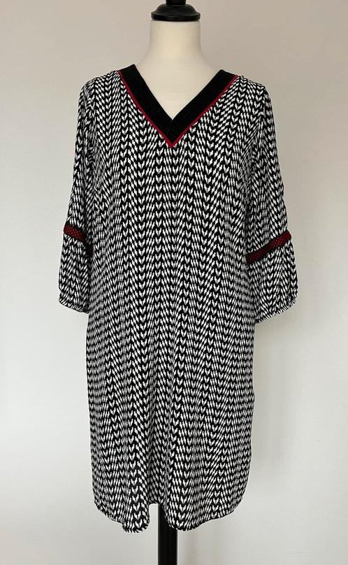 Tramontana Zwart/wit jurkje maat M, Kleding | Dames, Jurken, Zo goed als nieuw, Maat 38/40 (M), Zwart, Knielengte, Verzenden