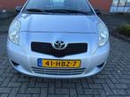 Toyota Yaris 1.0 12V Vvt-i 5DR Terra 2008 Grijs AC, Voorwielaandrijving, 527 kg, 40 €/maand, 750 kg