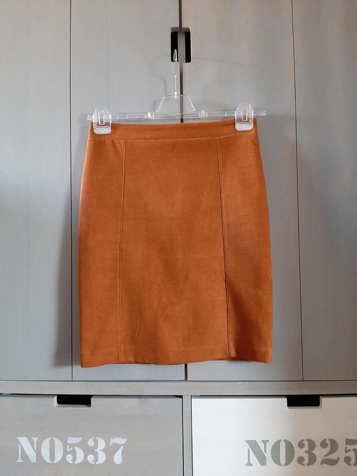 Port Lavande suedine rok cognac maat XS als nieuw!, Kleding | Dames, Rokken, Zo goed als nieuw, Maat 34 (XS) of kleiner, Bruin