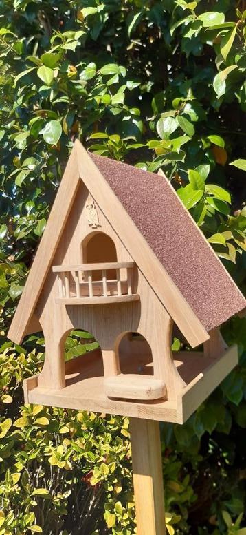 Vogelvoederhuizen    Eikenhout beschikbaar voor biedingen