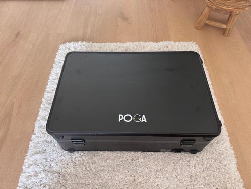 Poga Lux game koffer, Computers en Software, Monitoren, Zo goed als nieuw, 151 t/m 200 Hz, HDMI, USB-C, Gaming, Ingebouwde speakers