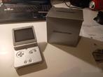 GBA SP silver PAL versie compleet in doos, Spelcomputers en Games, Spelcomputers | Nintendo Game Boy, Ophalen of Verzenden, Zo goed als nieuw