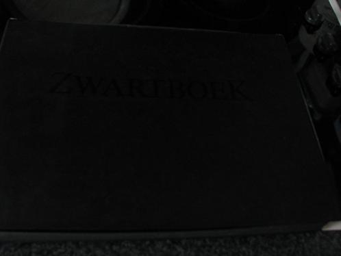 Zwartboek box Limited Edition. dubbel-DVD + CD + Boek., Cd's en Dvd's, Dvd's | Drama, Zo goed als nieuw, Ophalen of Verzenden