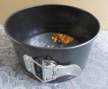 nieuwe AH springvorm - 18 cm doorsnee 8,8 cm hoog beschikbaar voor biedingen