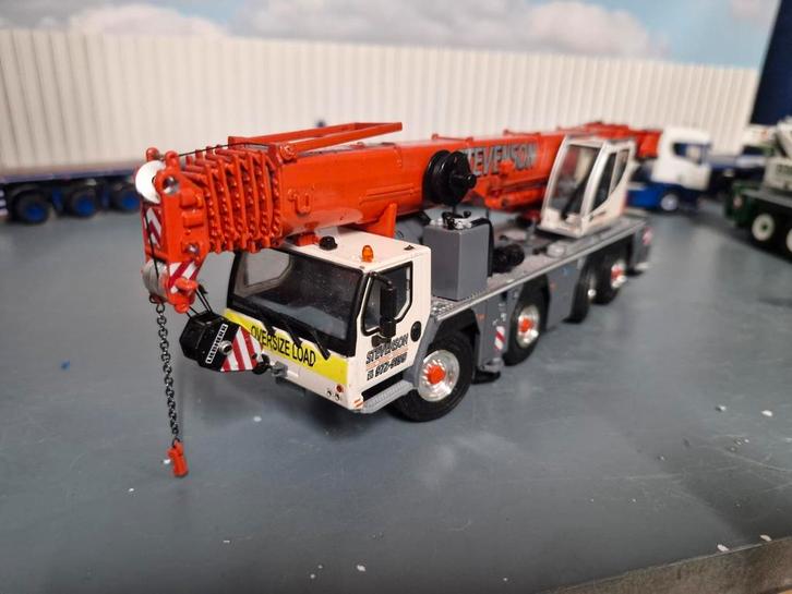 Liebherr ltm 1090 b keus, Hobby en Vrije tijd, Modelauto's | 1:50, Gebruikt, Hijskraan, Tractor of Landbouw, Conrad, Ophalen of Verzenden