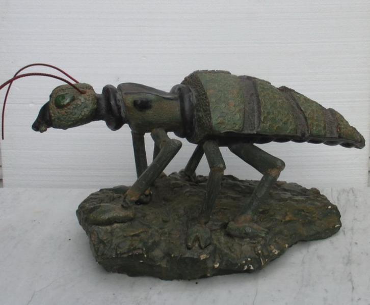 groot botanisch model tuinbeeld kever sprinkhaan, Antiek en Kunst, Curiosa en Brocante, Ophalen