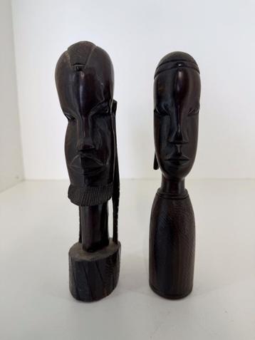 Afrikaans houtsnijwerk – man en vrouw (set van 2) beschikbaar voor biedingen