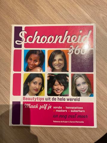 Schoonheid 360 graden - Beautytips uit de hele wereld beschikbaar voor biedingen
