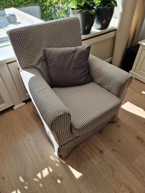 Twee Ikea Ektorp stoelen met grijze geruite hoes., Huis en Inrichting, Fauteuils, Zo goed als nieuw, Stof, 50 tot 75 cm, 75 tot 100 cm